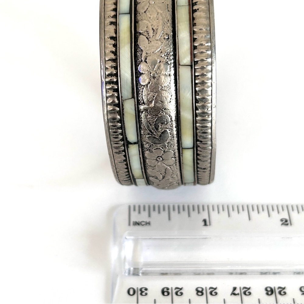 Silver Tone Shell Inlayed Bangle 1” Wide - Picture 5 of 6